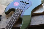 SQUIER FSR Classic Vibe '60s Jazz Bass, Laurel Fingerboard, Tortoiseshell Pickguard, Matching Headstock, Olive,