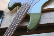 SQUIER FSR Classic Vibe '60s Jazz Bass, Laurel Fingerboard, Tortoiseshell Pickguard, Matching Headstock, Olive,
