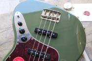 SQUIER FSR Classic Vibe '60s Jazz Bass, Laurel Fingerboard, Tortoiseshell Pickguard, Matching Headstock, Olive,