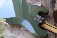 SQUIER FSR Classic Vibe '60s Jazz Bass, Laurel Fingerboard, Tortoiseshell Pickguard, Matching Headstock, Olive,
