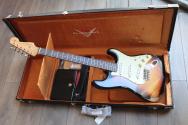 FENDER Custom Shop Limited 1964 L-Series Stratocaster Heavy Relic, 3A Rosewood Fingerboard, 3 Tone Sunburst.HARDCASE, 3, 62 KG