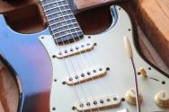 FENDER Custom Shop Limited 1964 L-Series Stratocaster Heavy Relic, 3A Rosewood Fingerboard, 3 Tone Sunburst.HARDCASE, 3, 62 KG