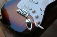 FENDER Standard Stratocaster, Indian Laurel, 3 Tone Sunburst 3, 79 KG