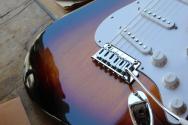 FENDER Standard Stratocaster, Indian Laurel, 3 Tone Sunburst 3, 79 KG