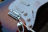 FENDER Standard Stratocaster, Indian Laurel, 3 Tone Sunburst 3, 79 KG