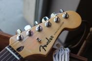 FENDER Standard Stratocaster, Indian Laurel, 3 Tone Sunburst 3, 79 KG