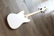 SQUIER Sonic Bronco Bass, Artic White, 3, 40 KG