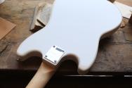 SQUIER Sonic Bronco Bass, Artic White, 3, 40 KG