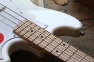 SQUIER Sonic Bronco Bass, Artic White, 3, 40 KG