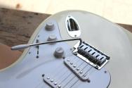 FENDER Standard Stratocaster, Olympic White 3, 82 KG