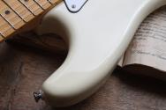 FENDER Standard Stratocaster, Olympic White 3, 82 KG