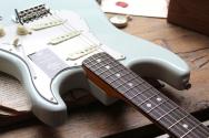 FENDER American Vintage II 1965 Stratocaster, Round-Lam Rosewood Fingerboard, Sonic Blue, HARDCASE, 3, 69 KG