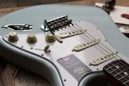 FENDER American Vintage II 1965 Stratocaster, Round-Lam Rosewood Fingerboard, Sonic Blue, HARDCASE, 3, 69 KG