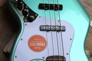 SQUIER Affinity Series Active Jazz Bass, Laurel Fingerboard, White Pickguard, Mystic Sea Foam Green