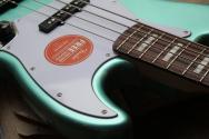 SQUIER Affinity Series Active Jazz Bass, Laurel Fingerboard, White Pickguard, Mystic Sea Foam Green