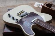 FENDER American Professional II Telecaster with Rosewood Fretboard, Olympic White, HARDCASE, 3, 81 KG