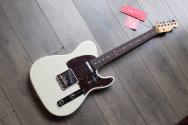 FENDER American Professional II Telecaster with Rosewood Fretboard, Olympic White, HARDCASE, 3, 81 KG