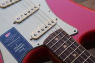 FENDER American Vintage II '61 Stratocaster, Fiesta Red HARDCASE, 3, 58 KG