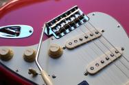 FENDER American Vintage II '61 Stratocaster, Fiesta Red HARDCASE, 3, 58 KG