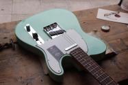 FENDER American Vintage II 1963 Telecaster, Rosewood Fingerboard, Surf Green, HARDCASE, PAPERS, 3, 5 KG