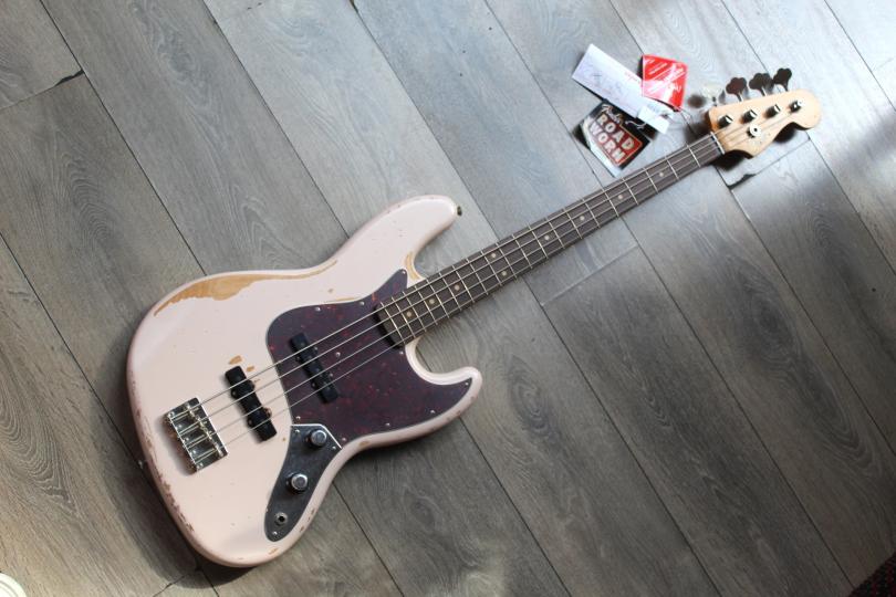 FENDER "Flea Jazz Bass"