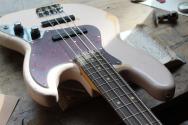 FENDER "Flea Jazz Bass"