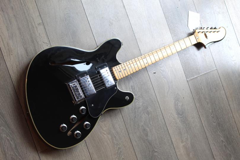 FENDER Starcaster Black Original of 1974 (560745) with her original Hardcase, 4, 01 KG