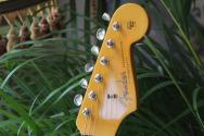 FENDER American Vintage II 1961 Stratocaster, 3-Color Sunburst, Slab Rosewood, 3, 8 KG