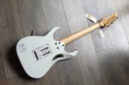 IBANEZ JEM7V White (F0713097) with her papers and original Hardcase, 3, 59 KG