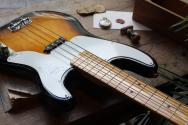 FENDER Made in Japan Traditional Original 50s Precision Bass®, Maple Fingerboard, 2-Color Sunburst, GIGBAG, 3, 23 KG