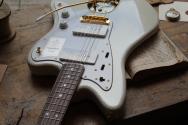 FENDER Limited Made in Japan Traditional 2025 Collection, 60s Jazzmaster®, Rosewood Fingerboard, White Pearl, GIGBAG, 3, 41 KG FENDER Limited Made in Japan Traditional 2025 Collection, 60s Jazzmaster®, Rosewood Fingerboard, White Pearl, GIGBAG, 3, 41 KG