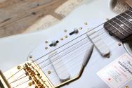 FENDER Limited Made in Japan Traditional 2025 Collection, 60s Mustang®, Rosewood Fingerboard, White Pearl, GIGBAG, 3, 30 KG