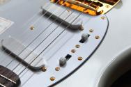 FENDER Limited Made in Japan Traditional 2025 Collection, 60s Mustang®, Rosewood Fingerboard, White Pearl, GIGBAG, 3, 30 KG