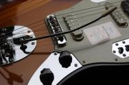 FENDER Japan Traditional 2025, 60s Jaguar, Rosewood Fingerboard, Competition 3-Color Sunburst / Aged Natural, GIGBAG, 3, 49 KG