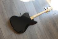 FENDER LIMITED Made in Japan Traditional 2025 Collection, 60s Jaguar®, Rosewood Fingerboard, Black Pearl, GIGBAG, 3, 68 KG