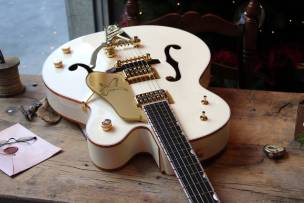 GRETSCH G6136T-59 Vintage Select '59 Falcon with Bigsby Vintage White, HARDCASE