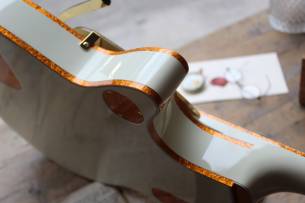 GRETSCH G6134T-58 Vintage Select ’58 Penguin with Bigsby, TV Jones, Vintage White, HARDCASE, 3, 78 KG