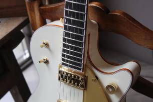 GRETSCH G6134T-58 Vintage Select ’58 Penguin with Bigsby, TV Jones, Vintage White, HARDCASE, 3, 78 KG