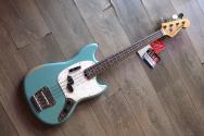 FENDER "JMJ Road Worn Mustang Bass Faded Daphne Blue, Rosewood" 3, 46 KG