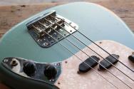 FENDER "JMJ Road Worn Mustang Bass Faded Daphne Blue, Rosewood" 3, 46 KG