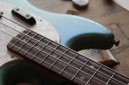 FENDER "JMJ Road Worn Mustang Bass Faded Daphne Blue, Rosewood" 3, 46 KG