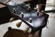 MAYBACH Special Edition for Estudio 54 Lester JR Single Cut P-90 in Shorelain Gold Black HARDCASE, 3, 10 KG