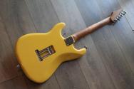 CIMA GUITARS ST Nitro Glitter Yellow A/PS, 4, 24 KG