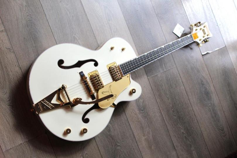 GRETSCH G6136T-59 Vintage Select '59 Falcon with Bigsby, Vintage White, HARDCASE, PAPERS