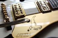 GRETSCH G6136T-59 Vintage Select '59 Falcon with Bigsby, Vintage White, HARDCASE, PAPERS