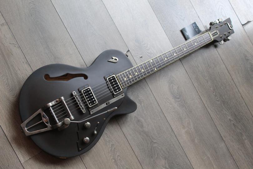 DUESENBERG Rusty Steel TV, HARDCASE, PAPERS. 3, 58