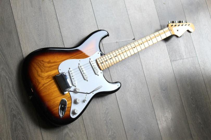 FENDER "NOS Custom Shop 1955 Stratocaster" HARDCASE, PAPERS, 3, 59 KG