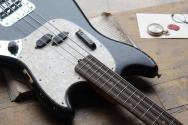 FENDER JMJ Road Worn® Mustang Bass, Rosewood , Black, GIGBAG. 3, 53 KG