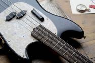 FENDER JMJ Road Worn® Mustang Bass, Rosewood , Black, GIGBAG. 3, 53 KG