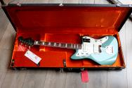 FENDER American Vintage II 1966 Jazzmaster in Sherwood Metallic, Bound Round-Laminated Rosewood HARDCASE, 3, 80 KG